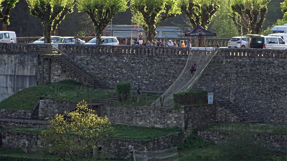 a lassaut des remparts