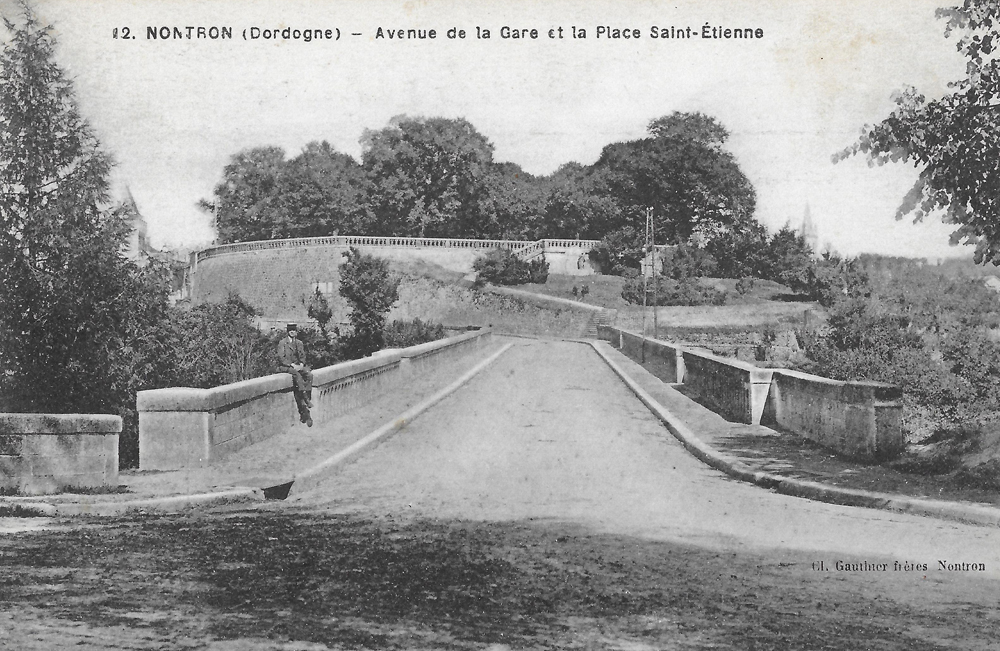 Paul Bert monument Chabaneau