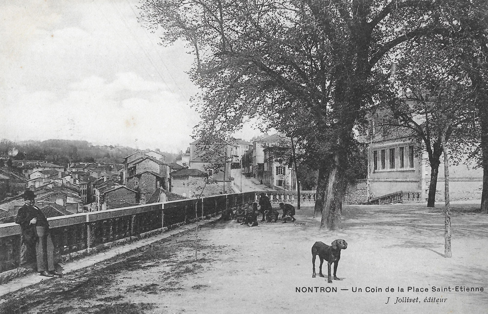 Un coin de la place St Etienne