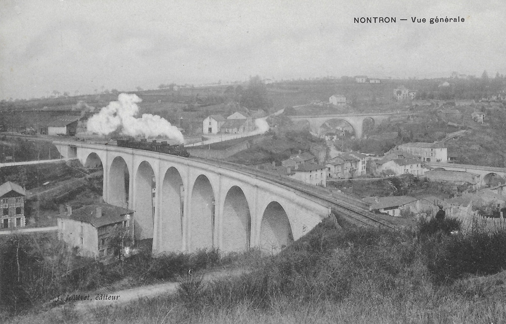 Viaduc et train